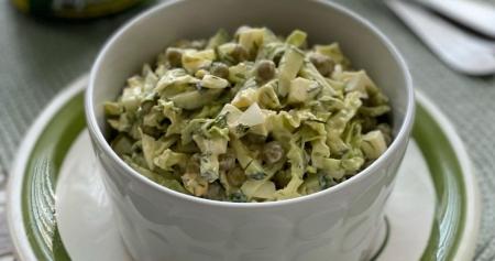 Салат из молодой капусты за 5 минут: самый простой и быстрый рецепт вкусного блюда