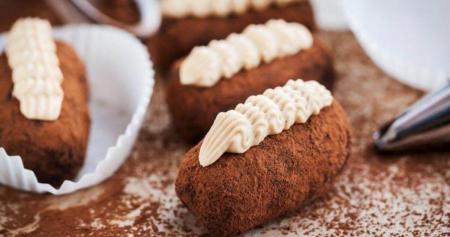 Легендарные пирожные «Картошка» из печенья: какой необычный ингредиент добавить в десерт